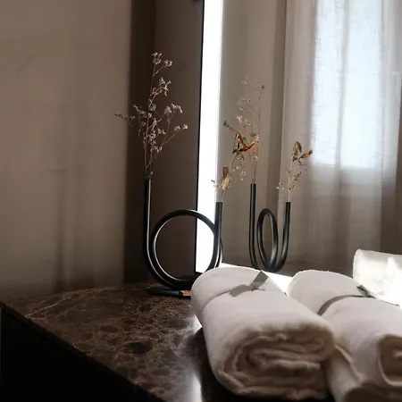 Aurelia Apartment *